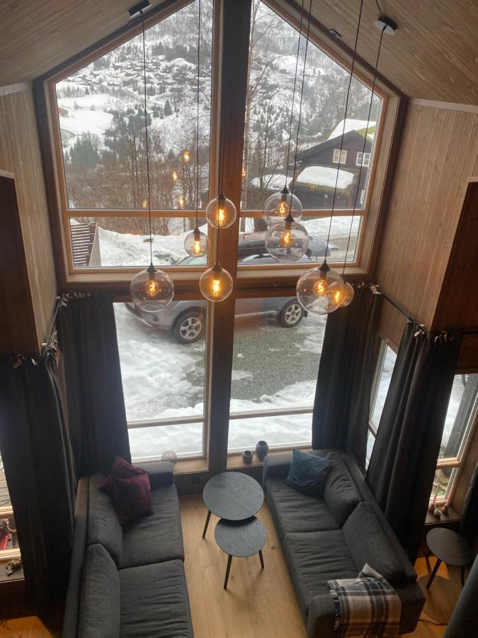 Moderne I Svandalen, - Naer Skisenter Og Feriehus